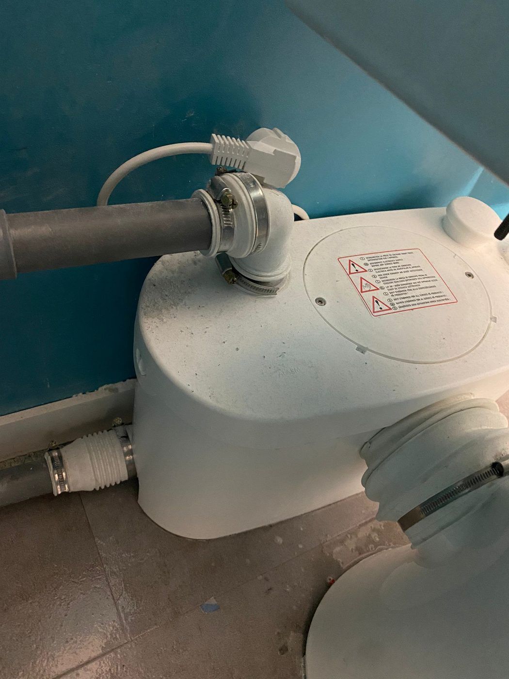 WC broyeur (sanibroyeur) installé par La Tuyauterie Française