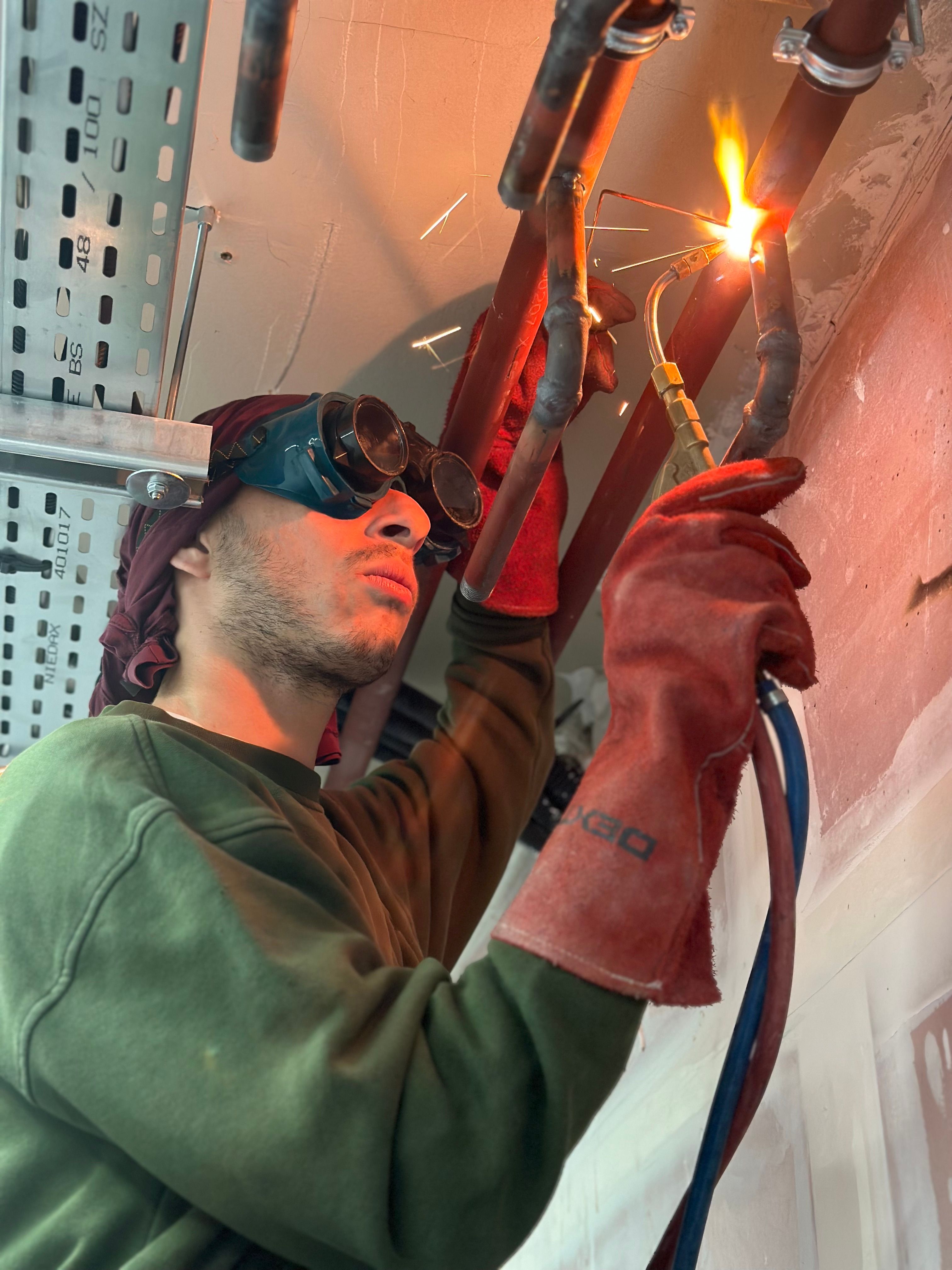Plombier La Tuyauterie Française en soudure cuivre, atelier IDF